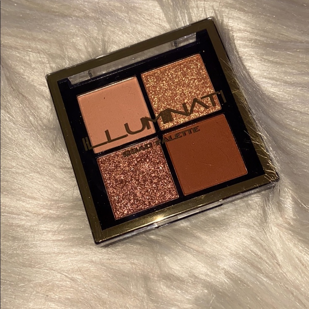 Illuminati Cosmetics quad pallet in Enlightened 😍